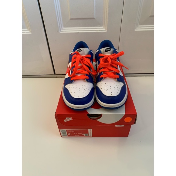 Boys Nike Dunks - Picture 2 of 5